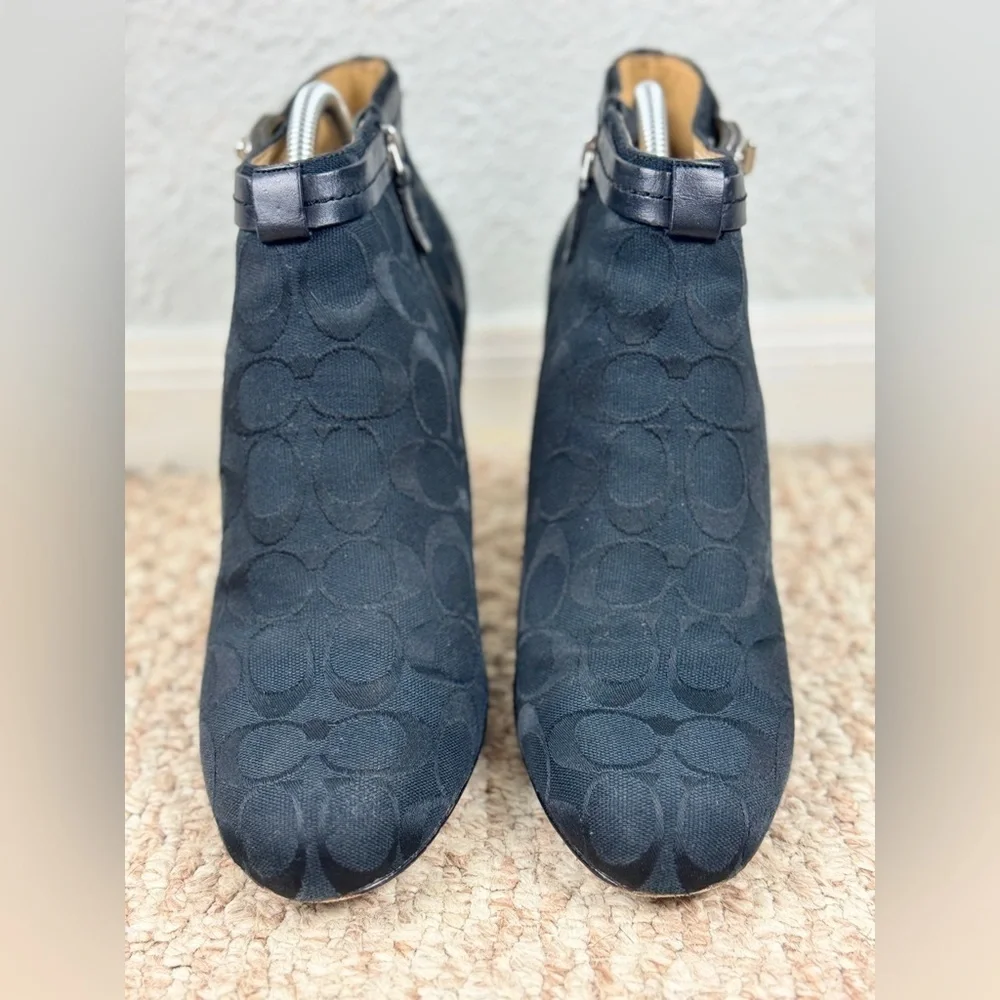 Coach boots step